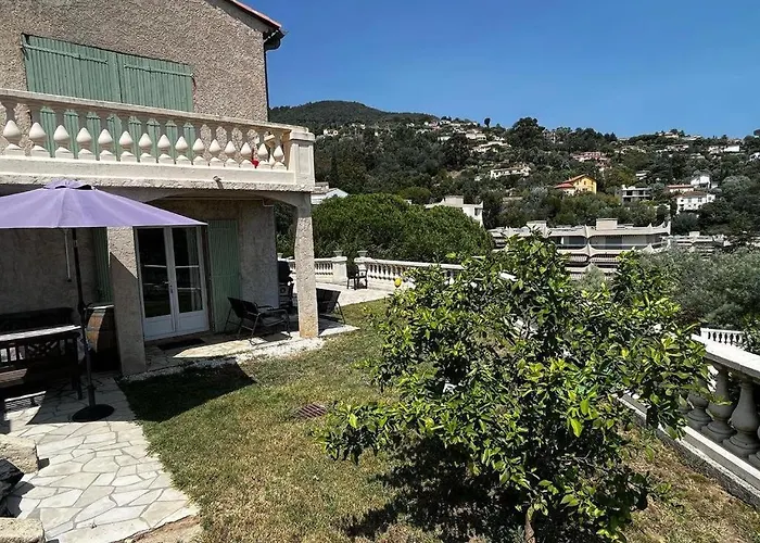 Appartement En Rez De Villa Beausite