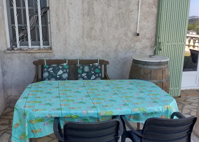 Appartement En Rez De Villa Beausite