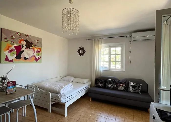 Appartement En Rez De Villa Beausite